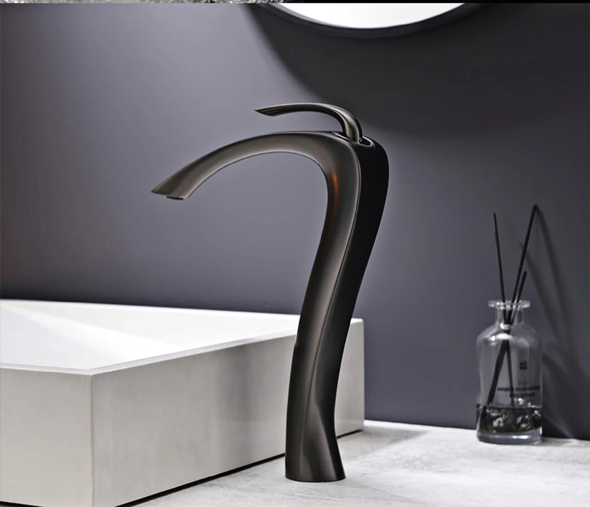 Bathroom Faucet Single-Handle Brass Construction & Ceramic Cartridge