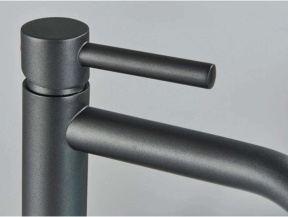 Bathroom Faucet Single-Handle Ceramic Valve