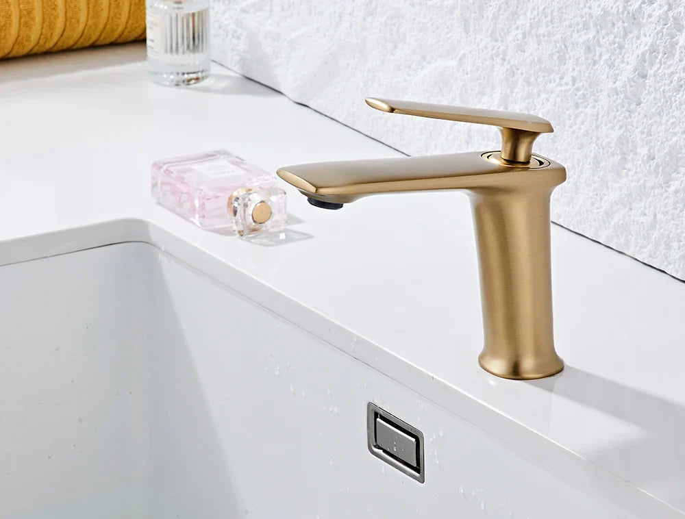 Bathroom Faucet Single-Handle Solid Brass Ceramic Disc Valve