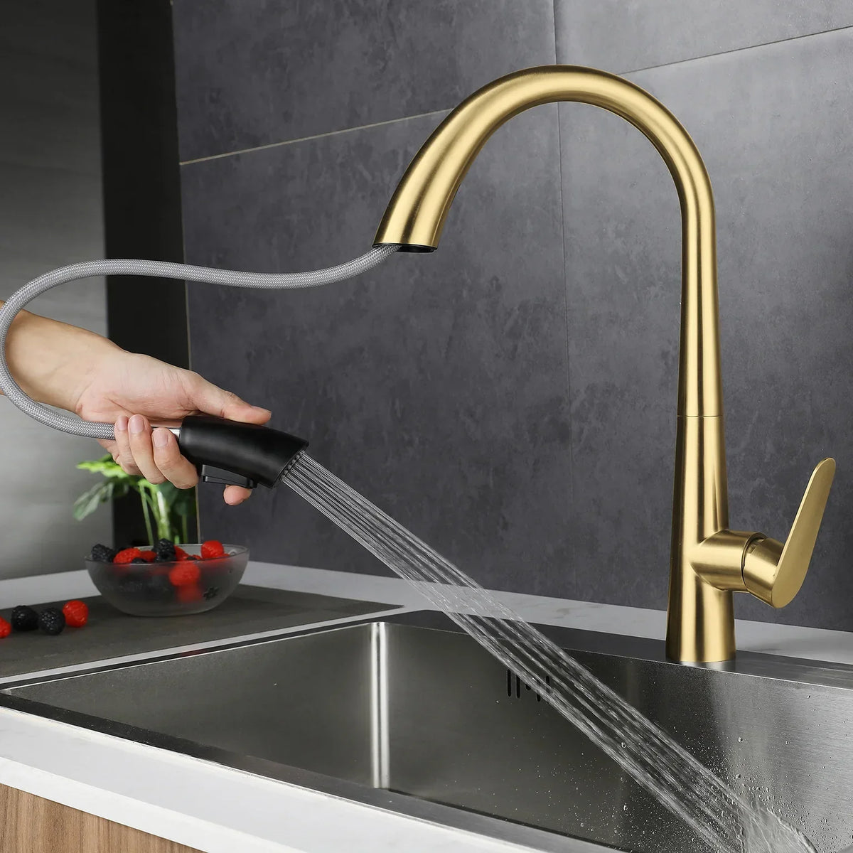 Kitchen Faucet Pull-Out Sprayer & Single-Handle 304 Stainless Steel
