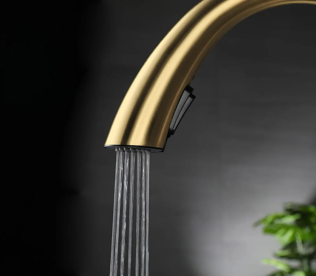 Kitchen Faucet Pull-Out Sprayer & Single-Handle 304 Stainless Steel