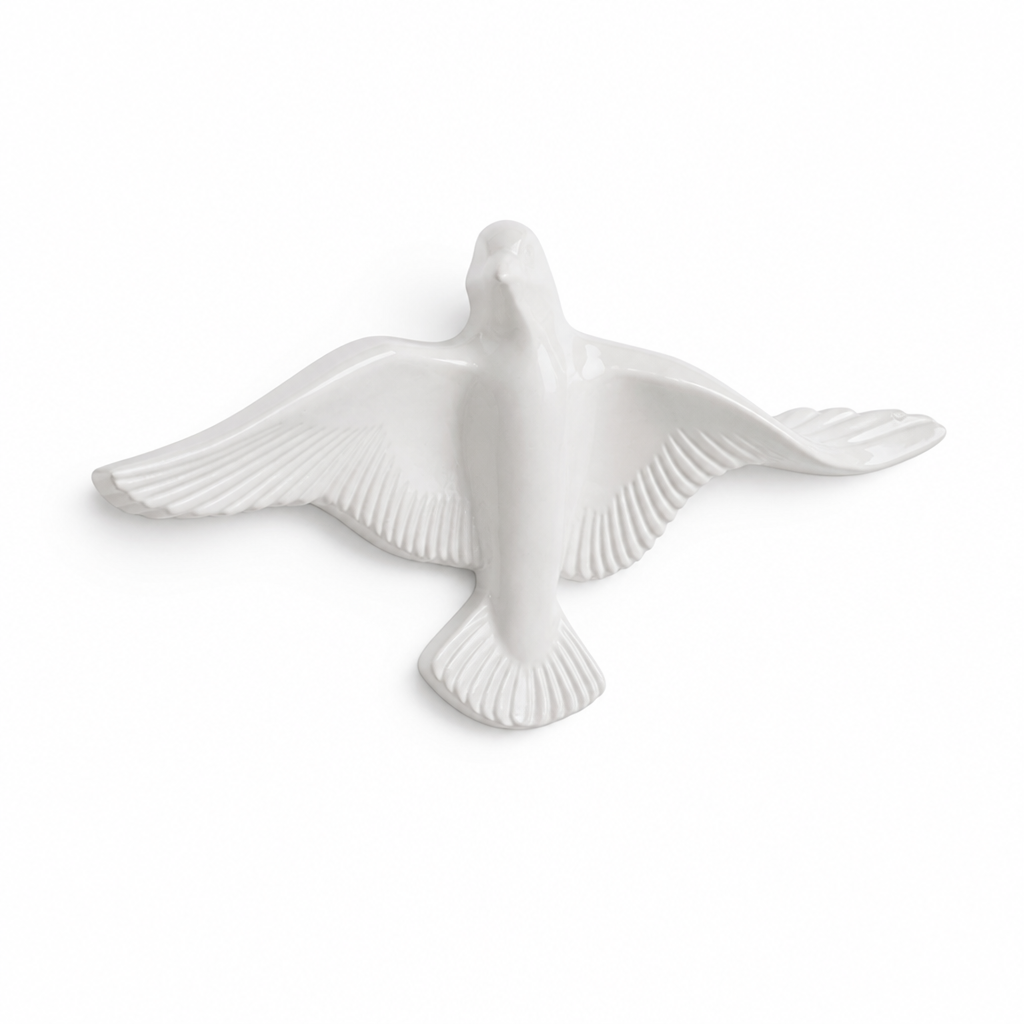 Sculptural Seagull Polyresin Coastal Wall Decor