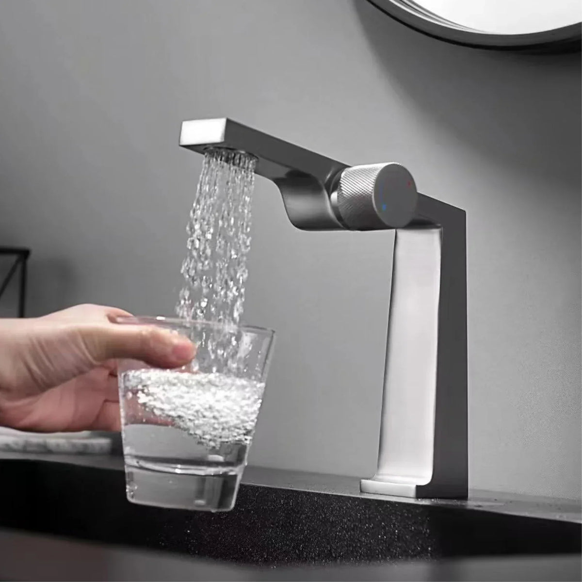 Single-Handle Bathroom Faucet Brushed Rose Gold Solid Brass