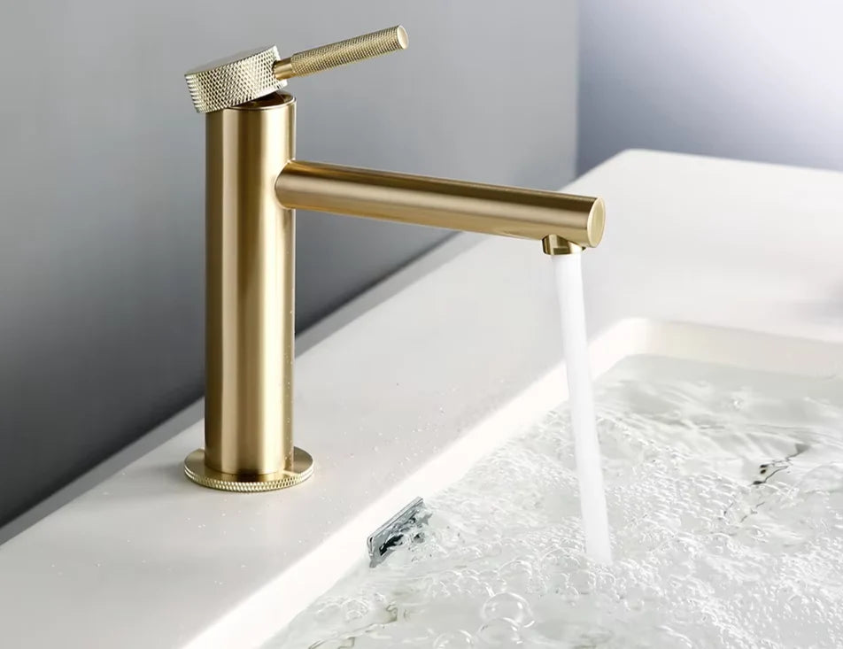 Single-Hole Bathroom Faucet Solid Brass Brushed Gold 360° Swivel